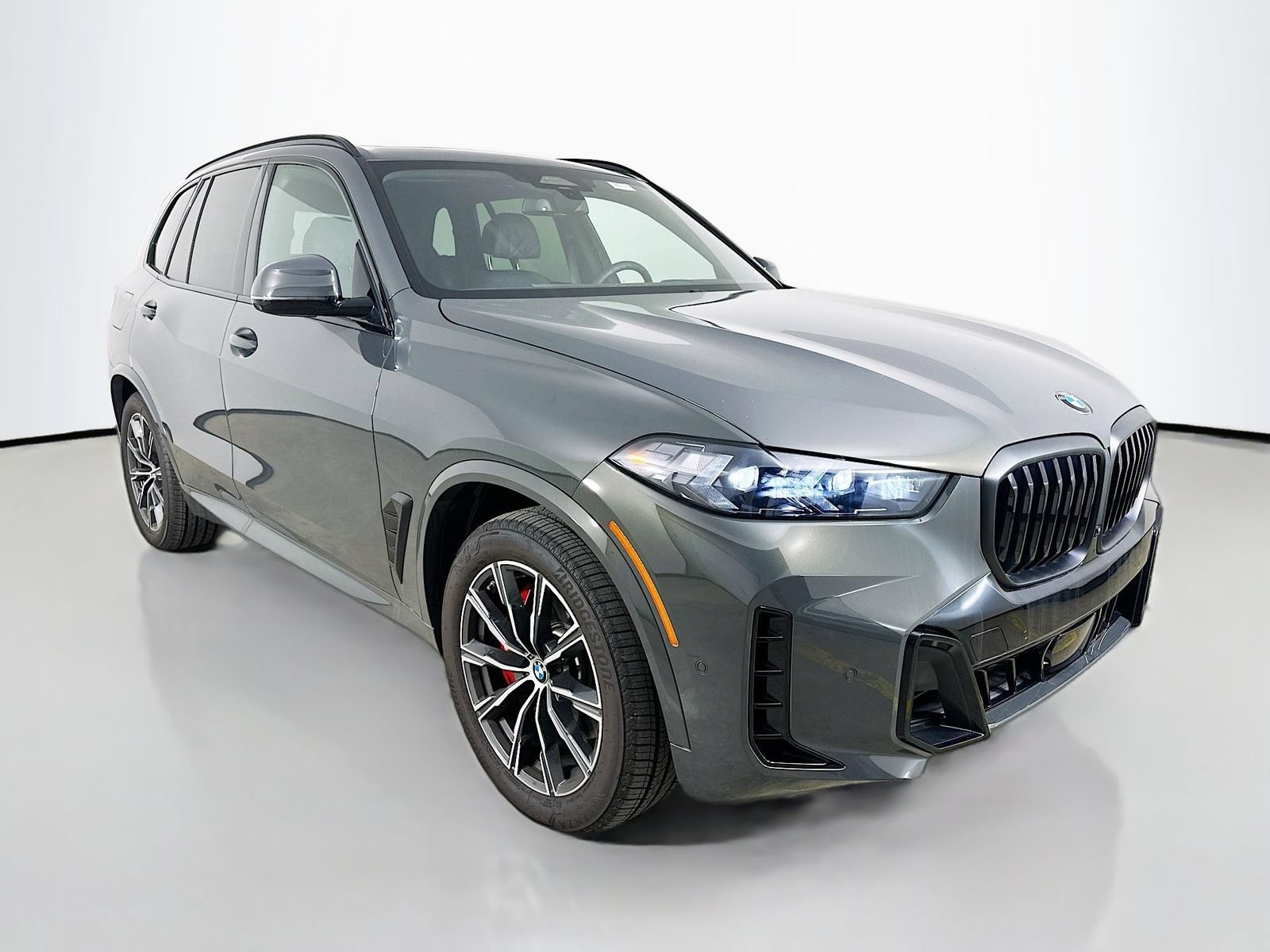 New 2026 BMW X5 xDrive40i w/ M Sport Package AWD/4WD image 3