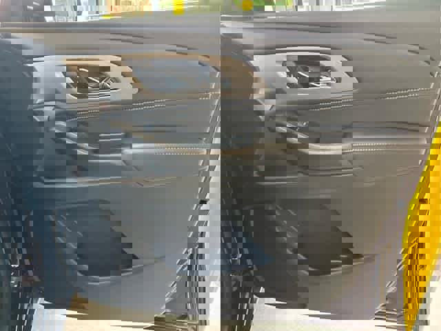 Used 2023 Chevrolet Traverse LT image 34