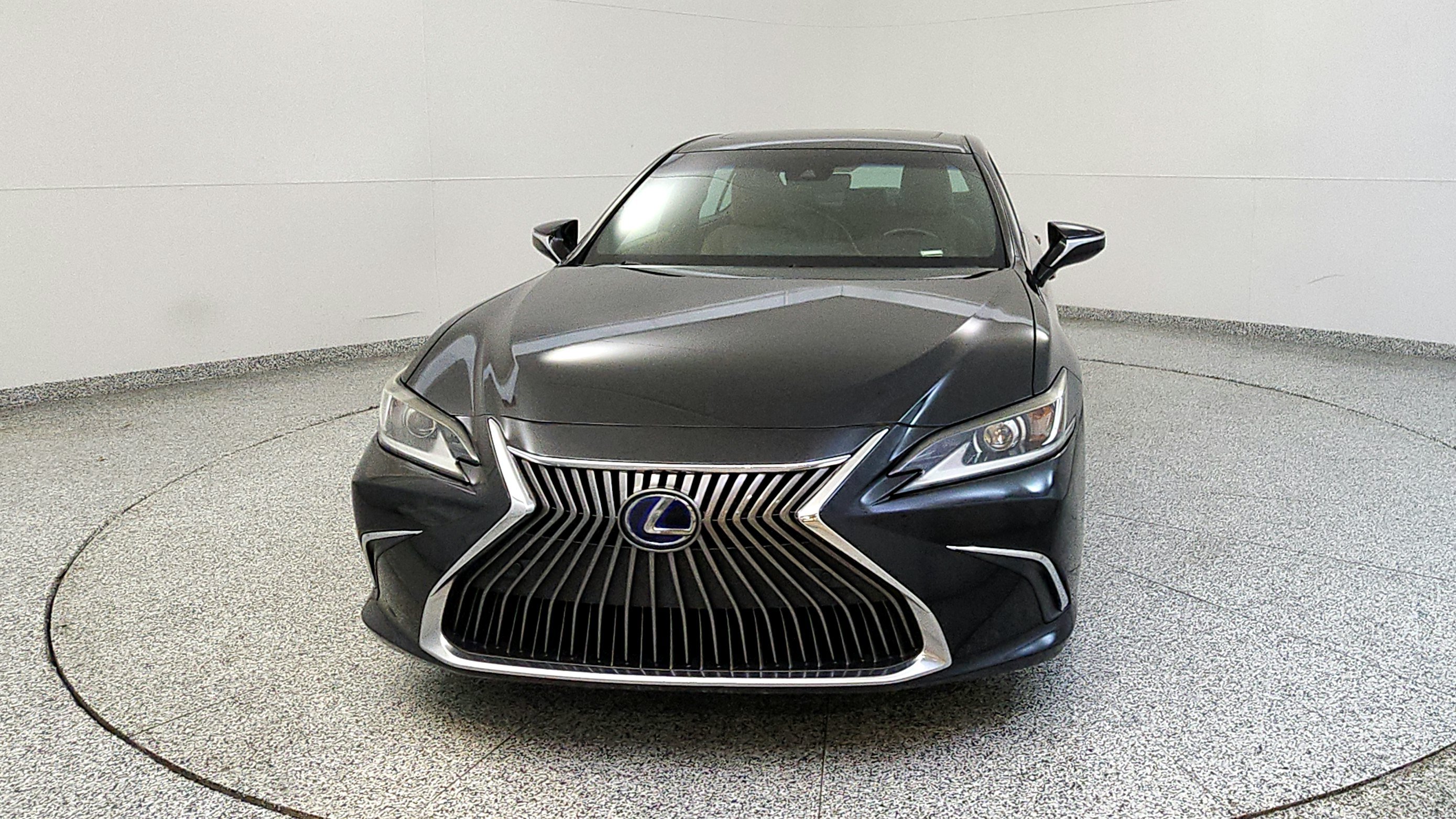 Used 2020 Lexus ES 300h w/ Premium Package FWD image 2