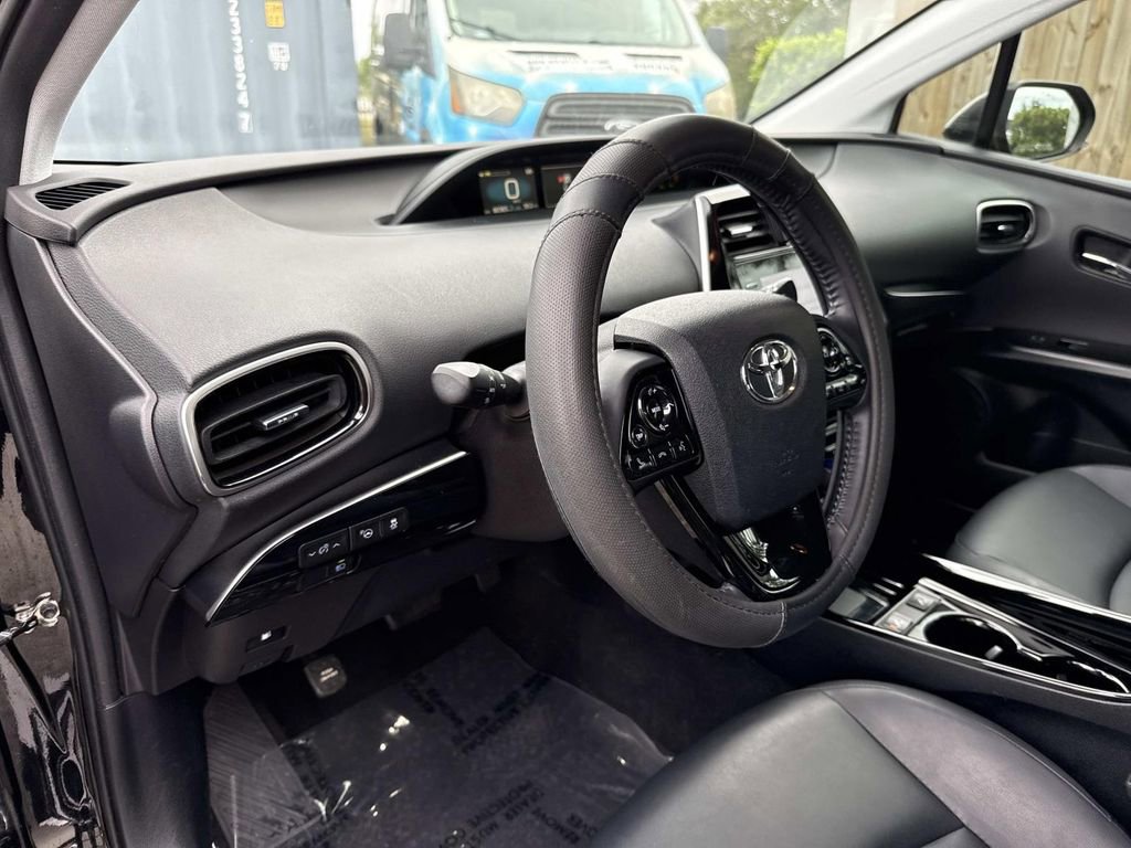 Used 2022 Toyota Prius FWD image 24