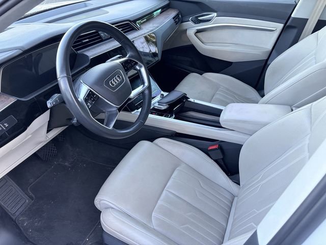 Used 2019 Audi e-tron Prestige w/ Prestige Package AWD/4WD image 5
