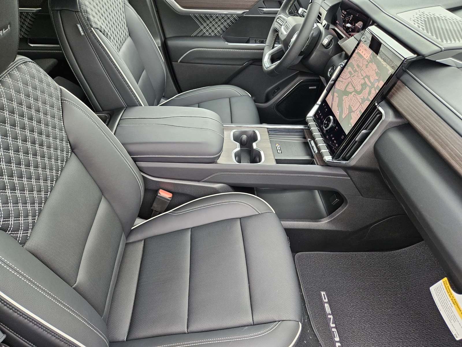 New 2027 GMC Acadia Denali FWD image 10