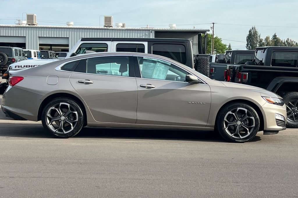 Used 2023 Chevrolet Malibu LT FWD image 3
