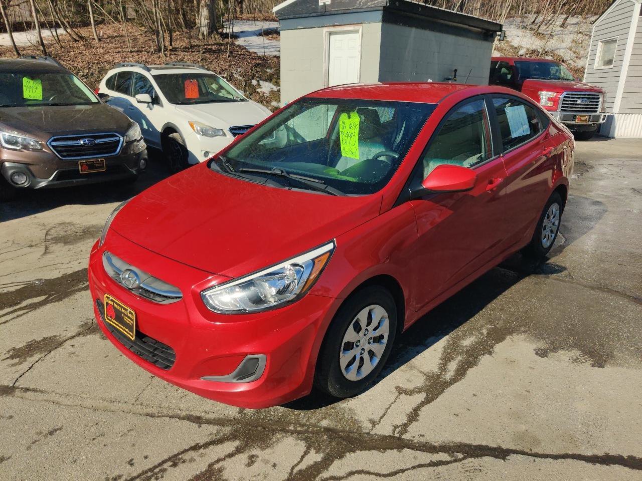 Used 2016 Hyundai Accent SE image 2