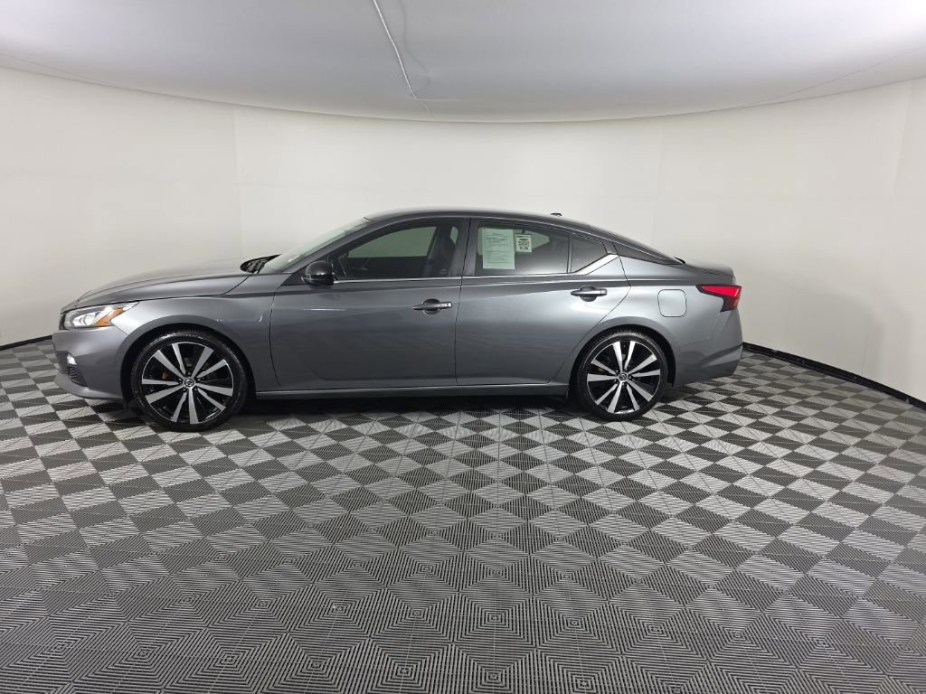 Used 2022 Nissan Altima 2.5 SR image 2