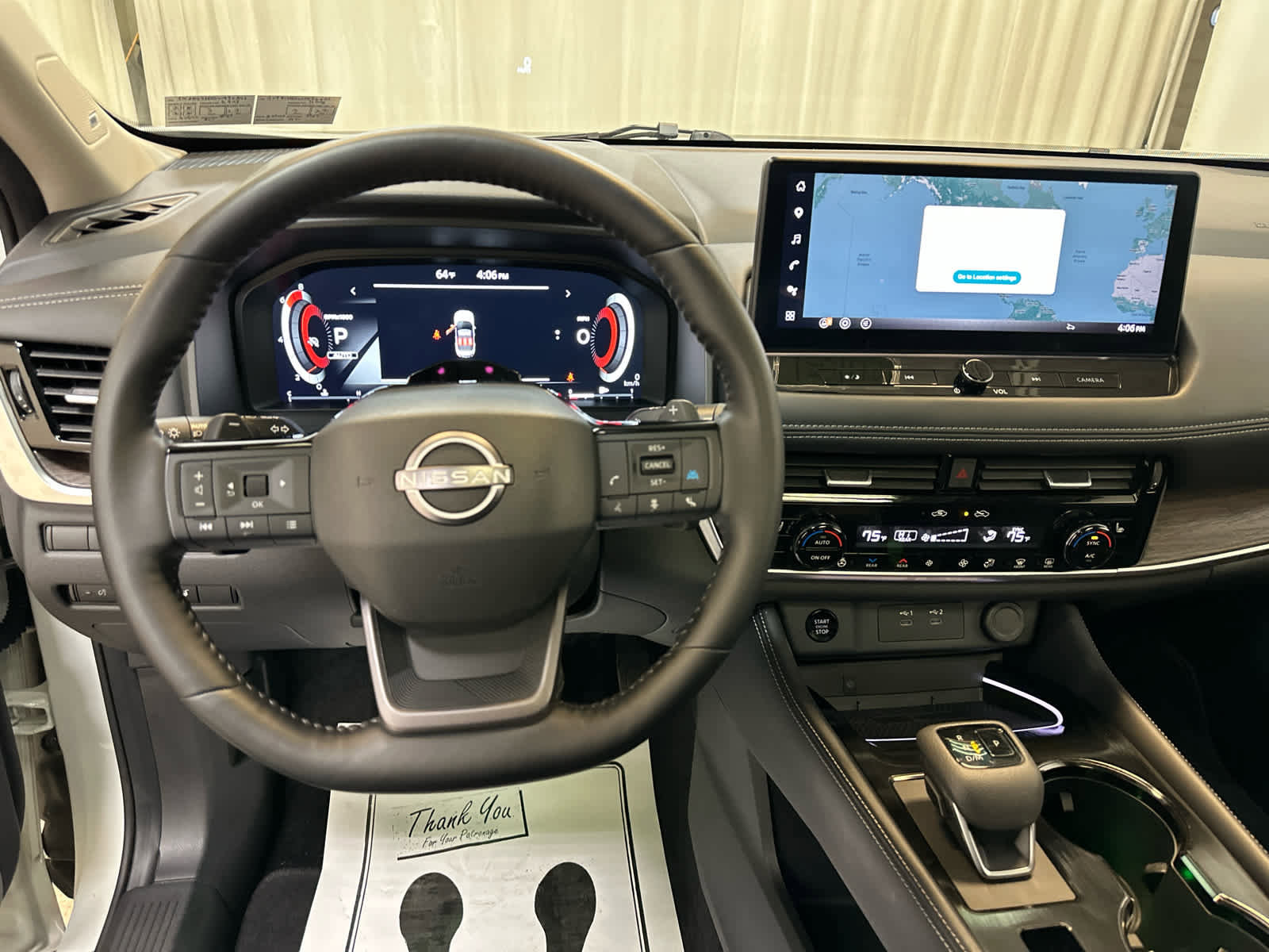 Certified 2025 Nissan Rogue Platinum w/ Tech Package image 3