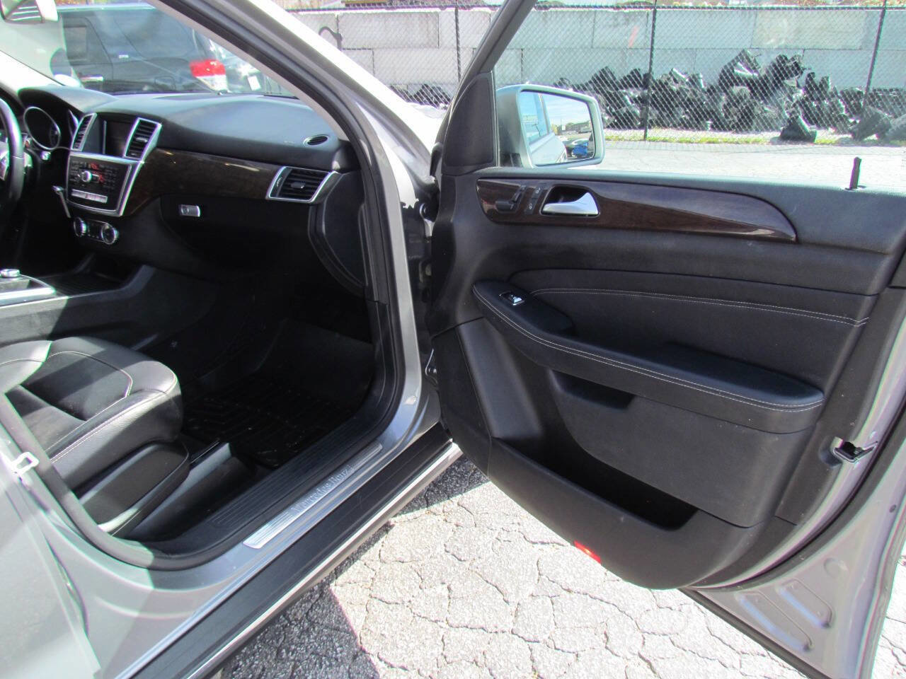 Used 2014 Mercedes-Benz ML 350 4MATIC image 17