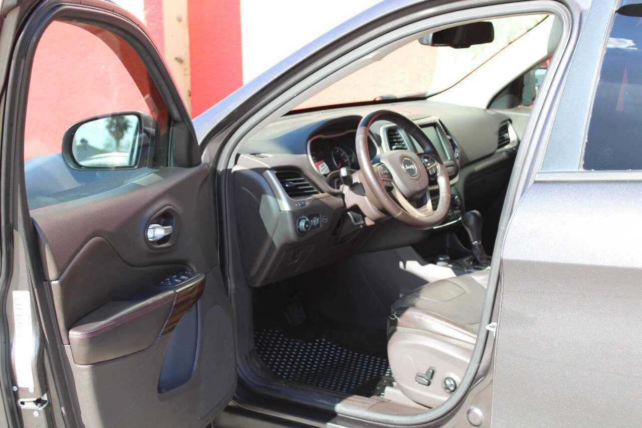 Used 2015 Jeep Cherokee Trailhawk w/ Comfort/Convenience Group image 11