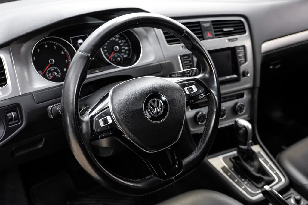Used 2015 Volkswagen Golf S FWD image 15