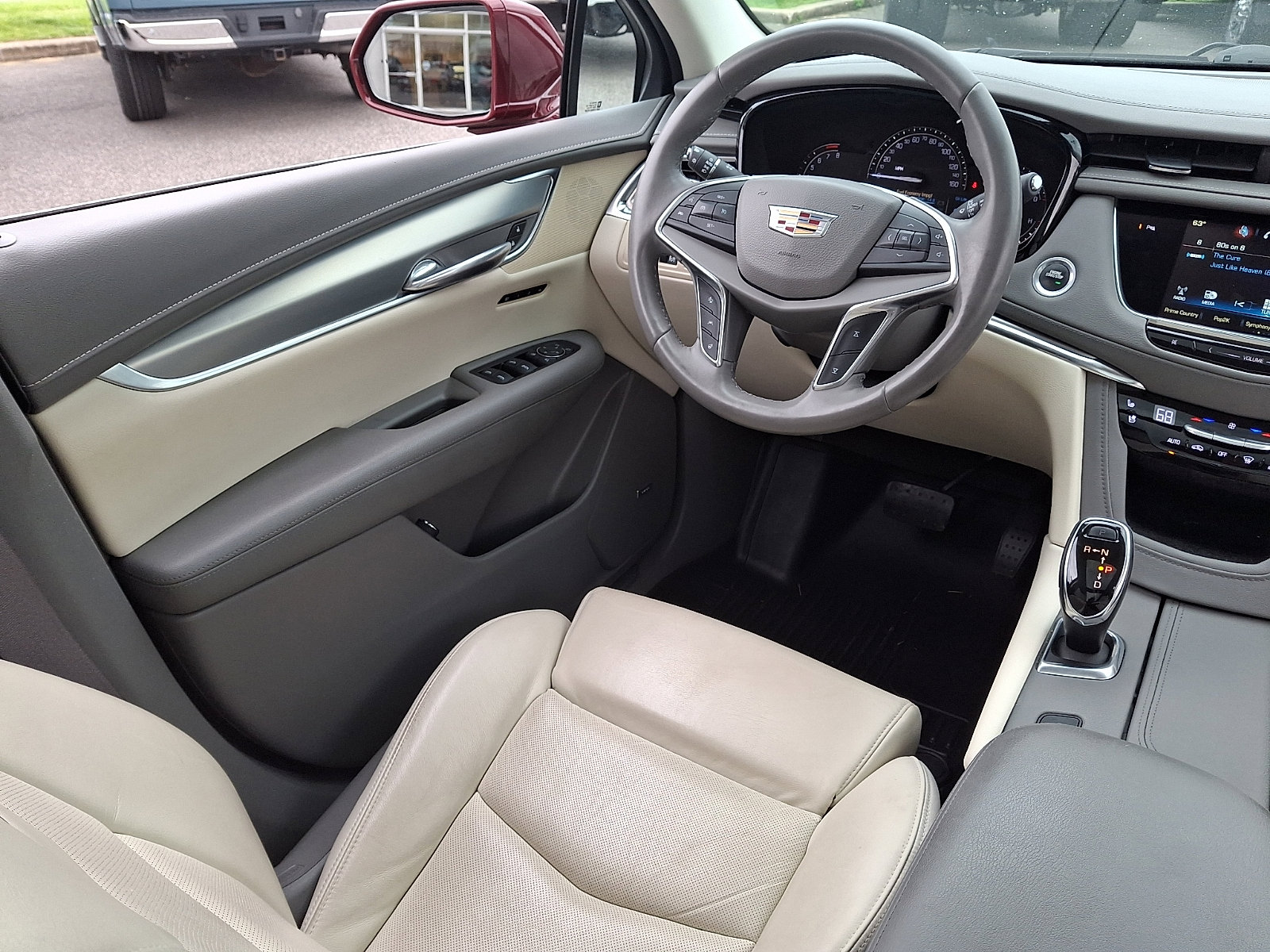 Used 2017 Cadillac XT5 Premium Luxury FWD image 13