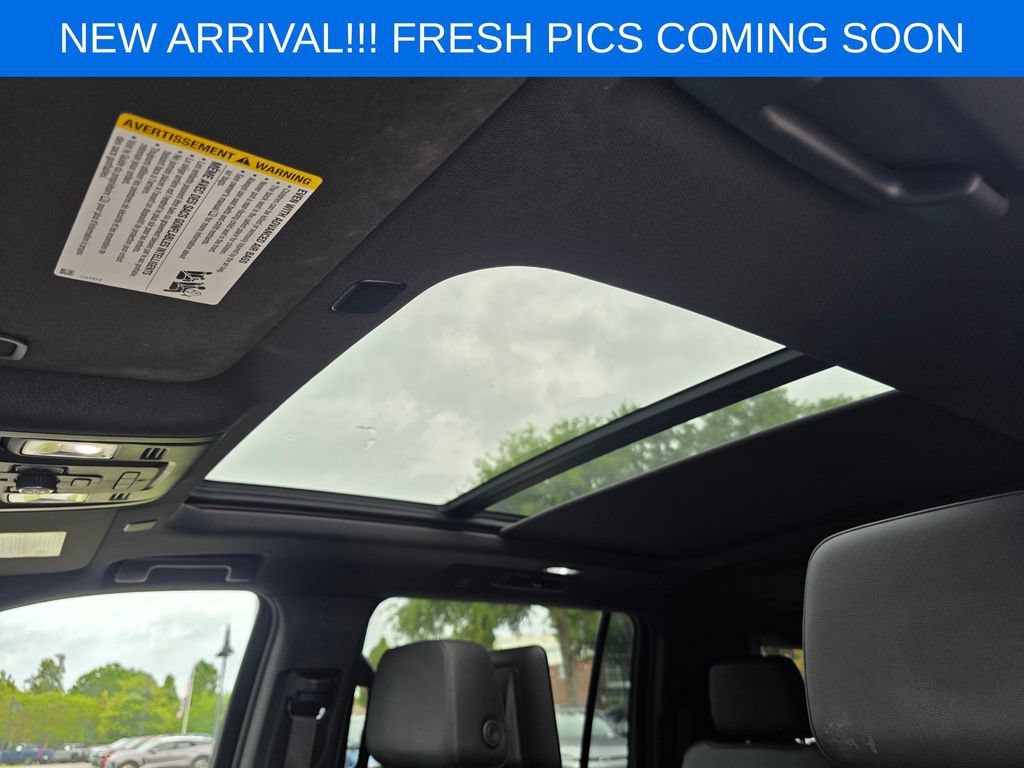 Used 2023 Chevrolet Suburban Z71 w/ Luxury Package AWD/4WD image 9