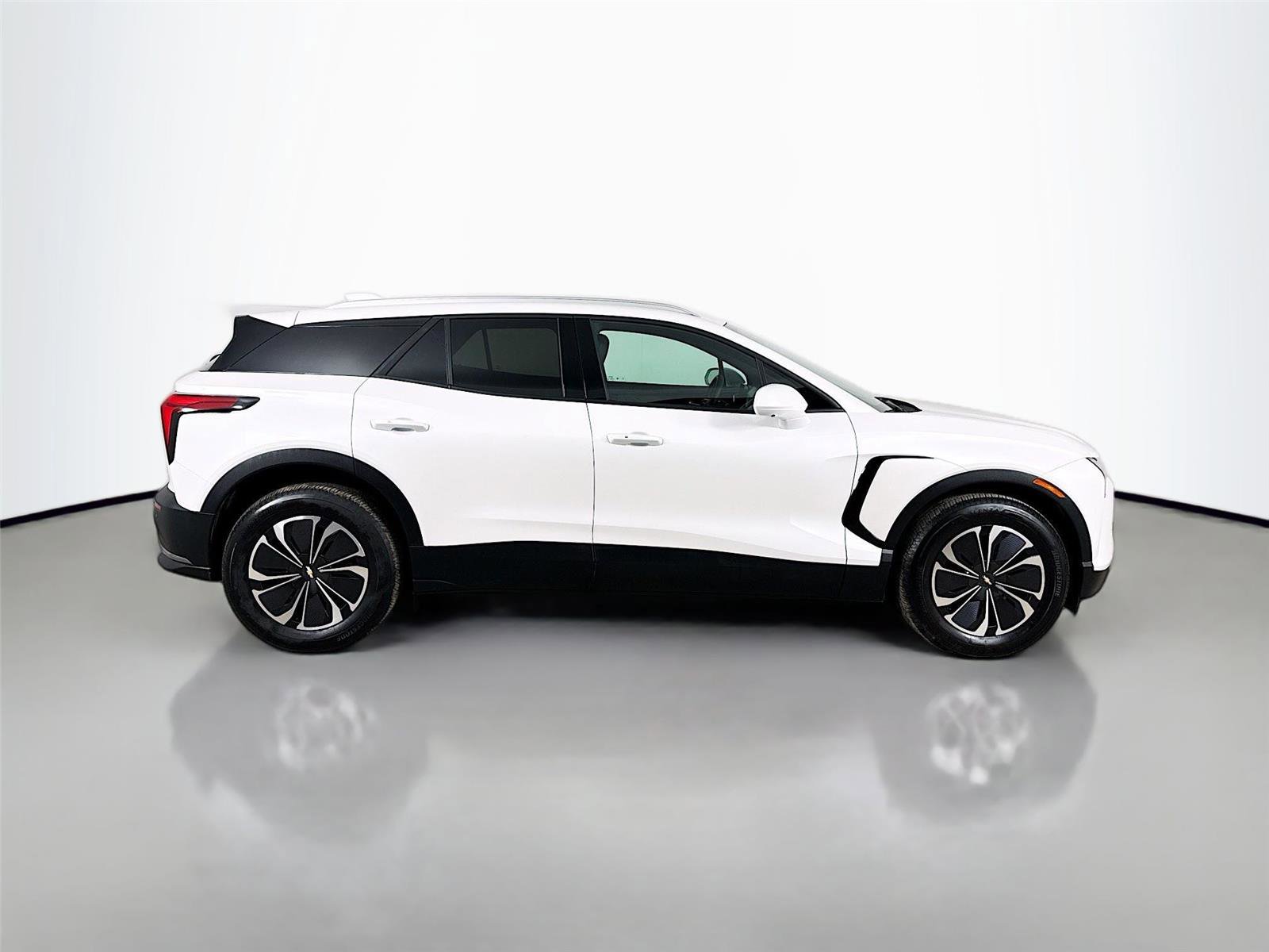 Used 2024 Chevrolet Blazer EV LT image 10