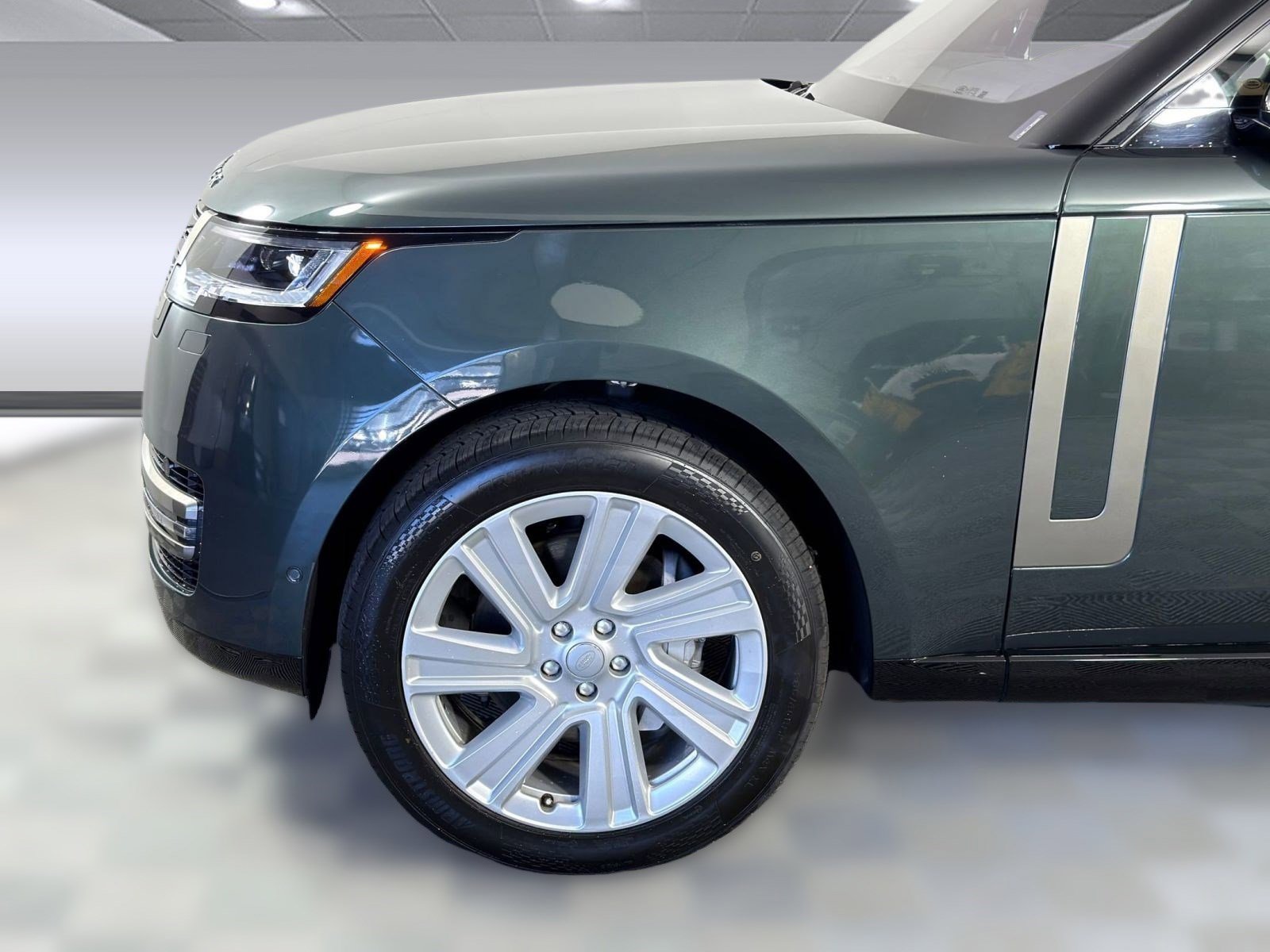 Used 2023 Land Rover Range Rover SE image 10