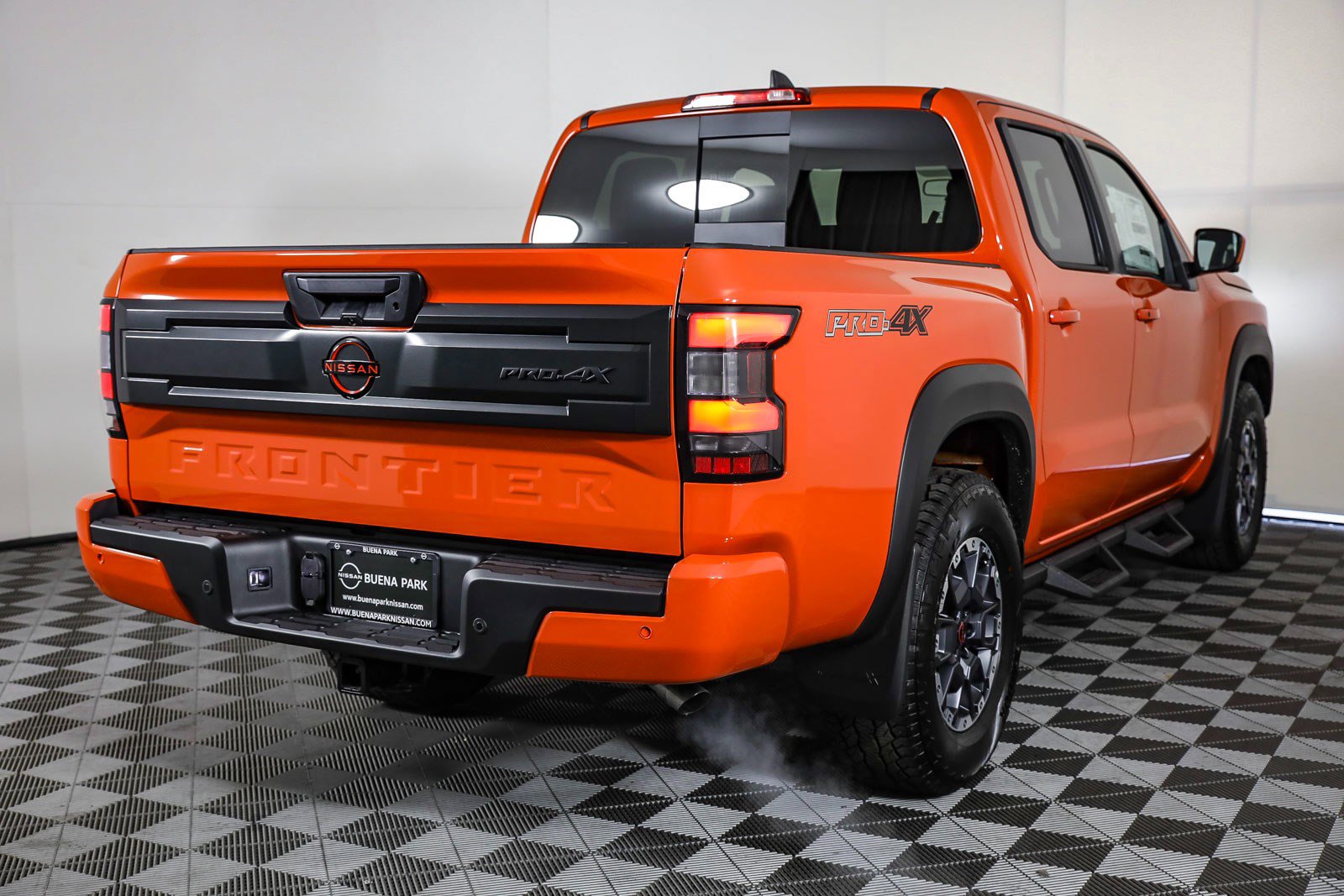 New 2025 Nissan Frontier PRO-4X w/ Pro Convenience Package image 15