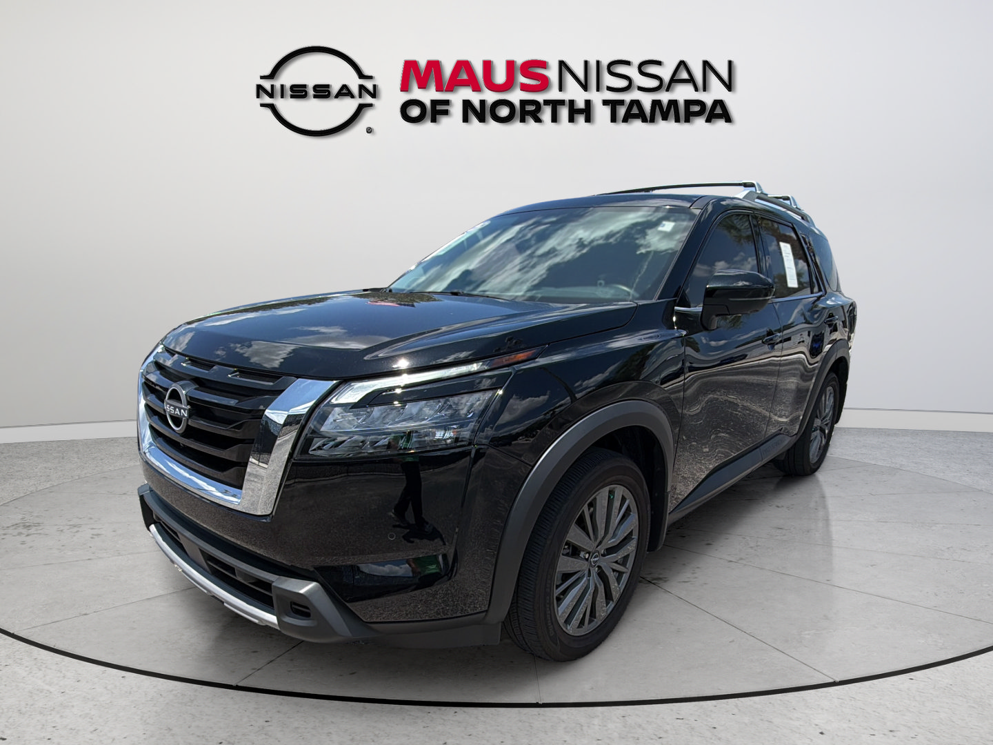 Certified 2025 Nissan Pathfinder SL w/ SL Premium Package FWD image 4