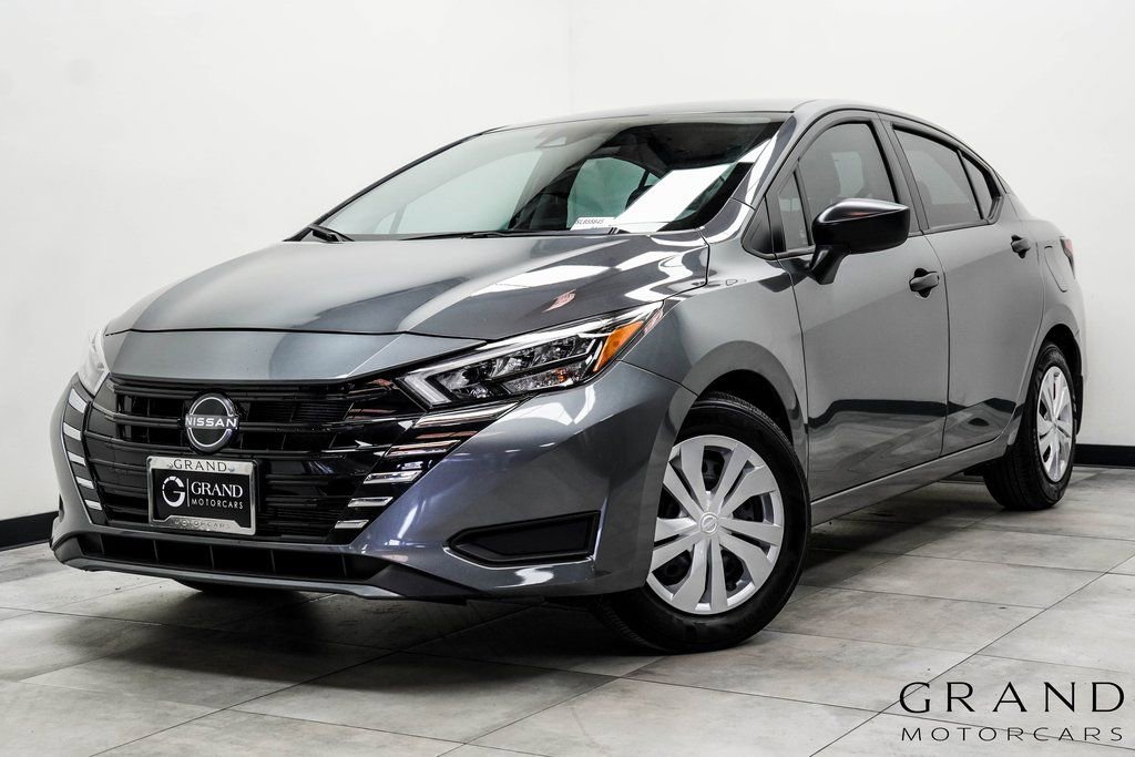 Used 2025 Nissan Versa S w/ Trunk Package FWD image 1