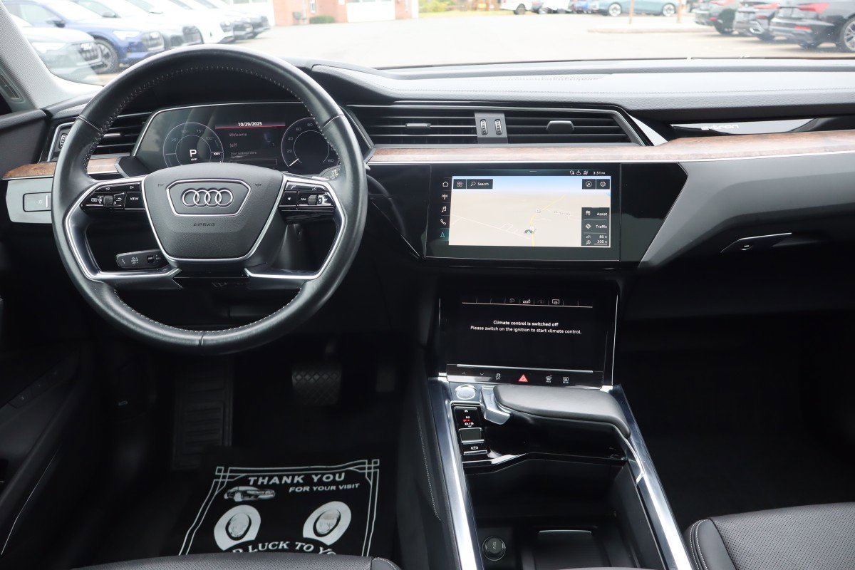 Used 2020 Audi e-tron Premium Plus image 12