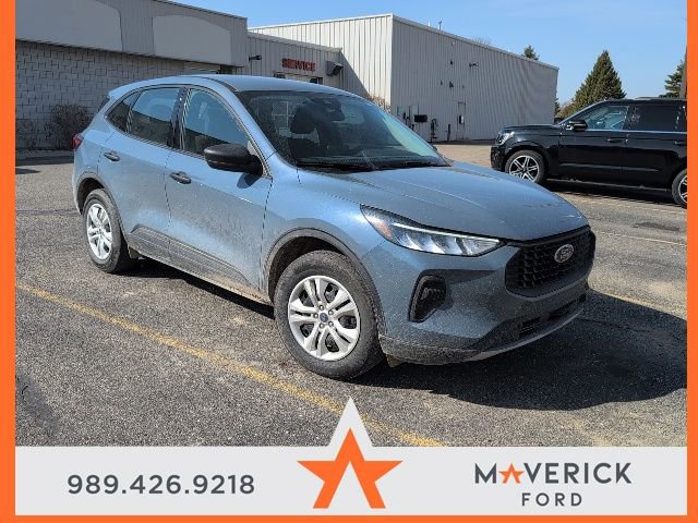 Used 2023 Ford Escape AWD image 2