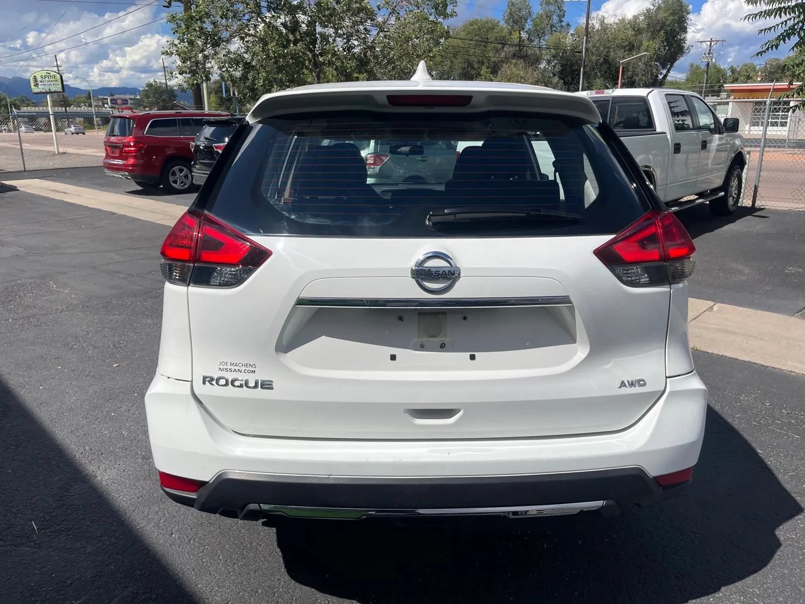 Used 2017 Nissan Rogue S AWD/4WD image 7