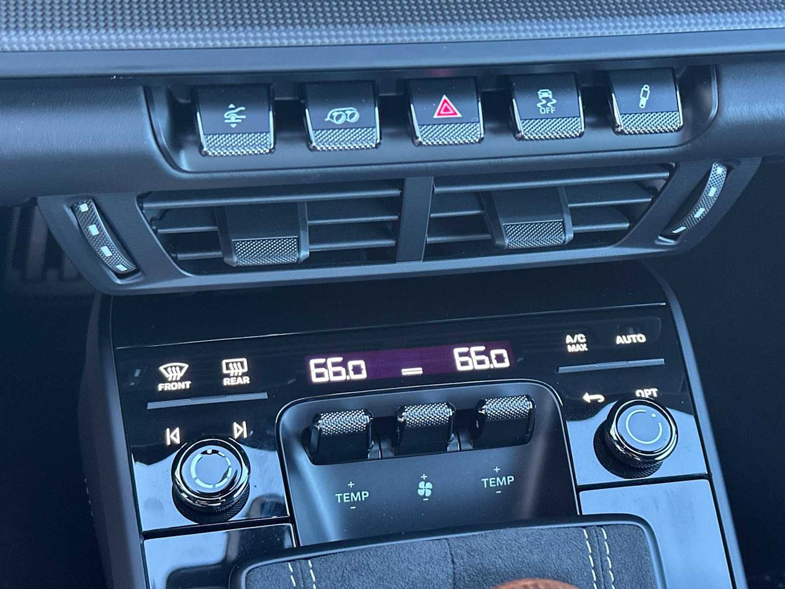 Certified 2025 Porsche 911 Carrera T image 21