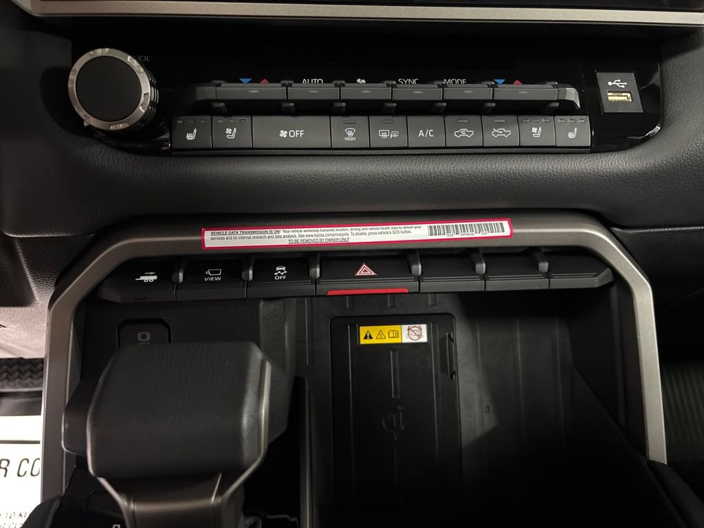 Used 2024 Toyota Tundra Limited AWD/4WD image 24