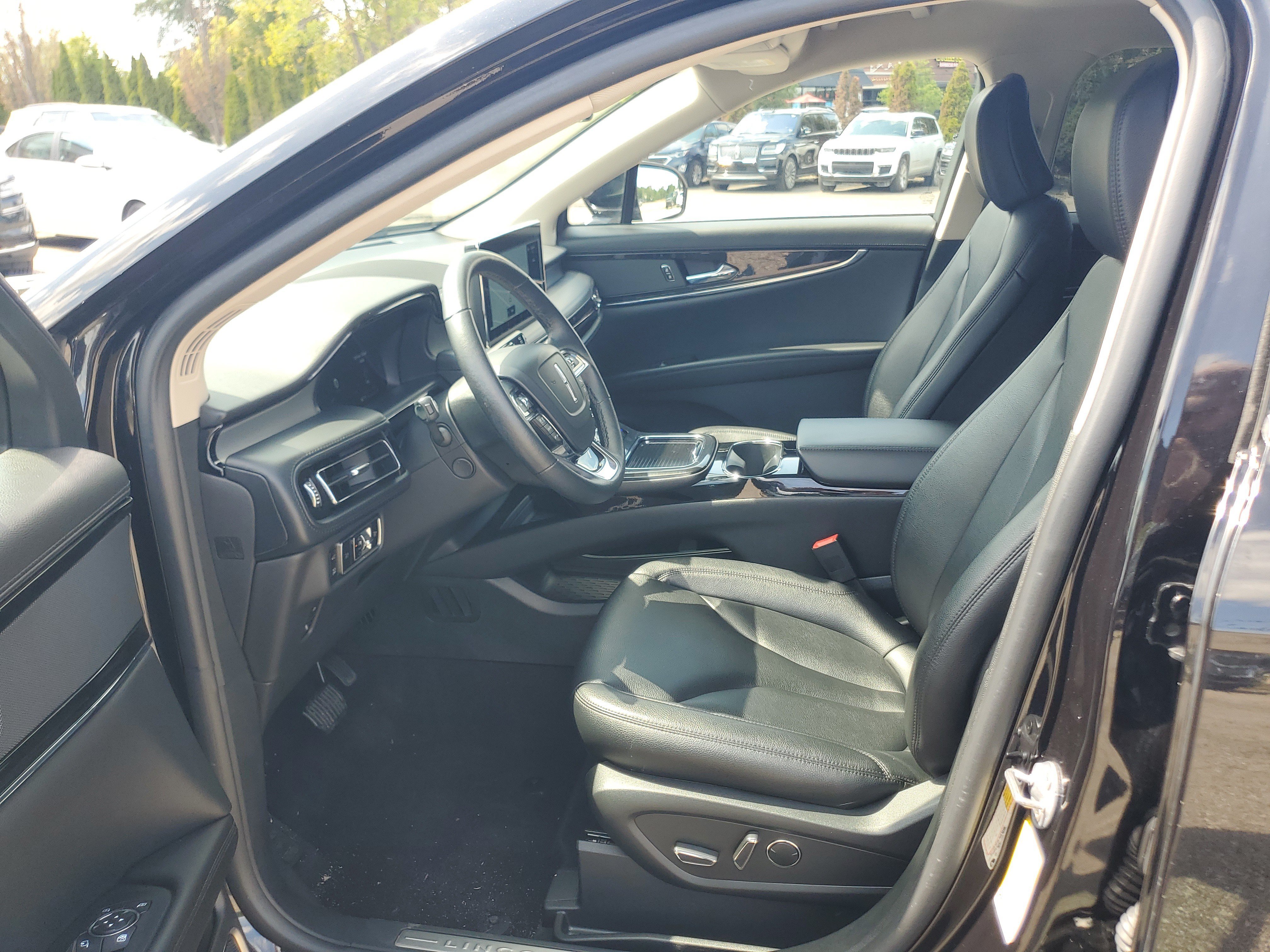 Certified 2023 Lincoln Nautilus AWD w/ Premium Package image 12