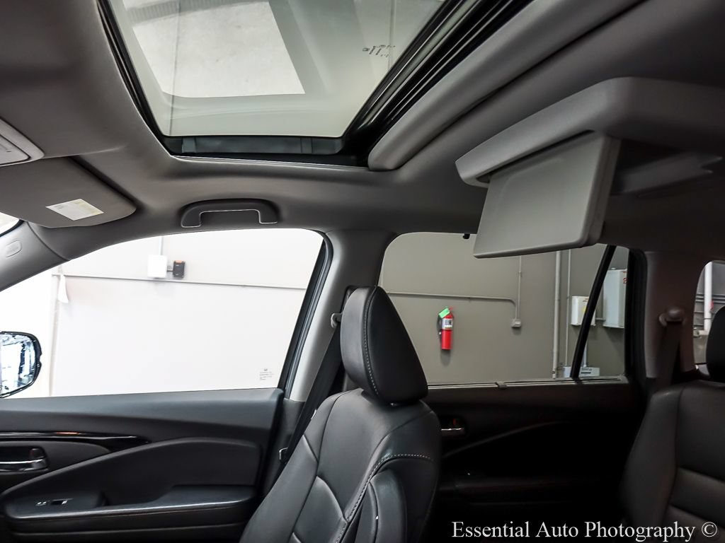Used 2020 Honda Pilot Touring image 13