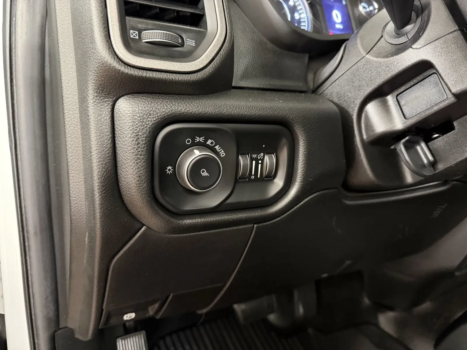 Used 2019 RAM 2500 Tradesman AWD/4WD image 16