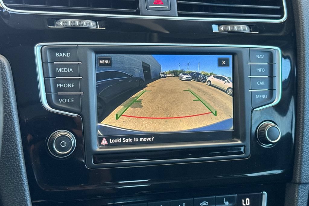 Used 2017 Volkswagen Golf SEL FWD image 18