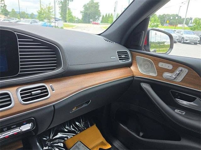 Certified 2025 Mercedes-Benz GLS 450 4MATIC image 28