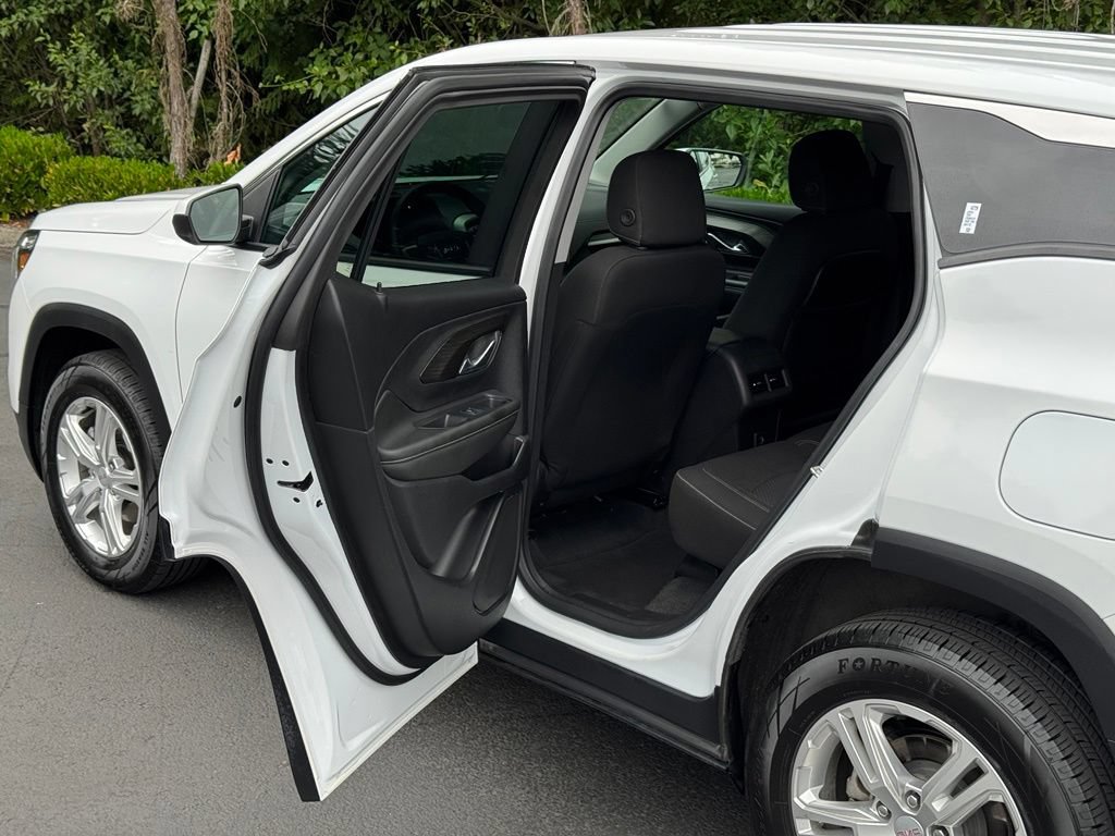 Used 2024 GMC Terrain SLE AWD/4WD image 11