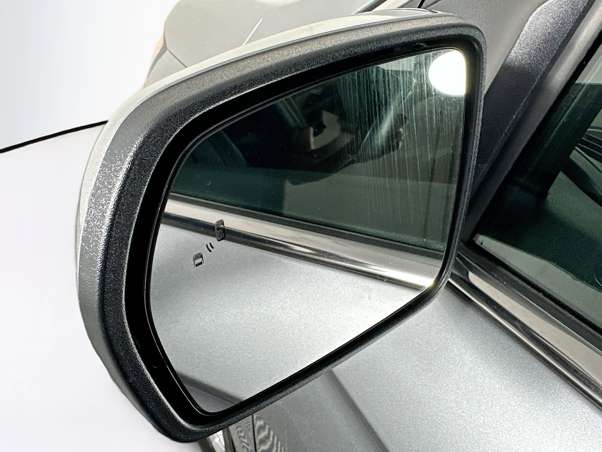 Used 2024 Ford Edge SEL image 16