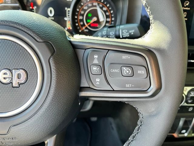 Certified 2025 Jeep Wrangler Sport AWD/4WD image 25