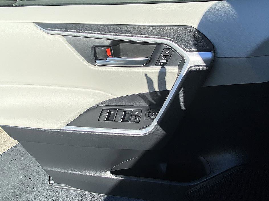 Certified 2023 Toyota RAV4 XLE Premium image 9