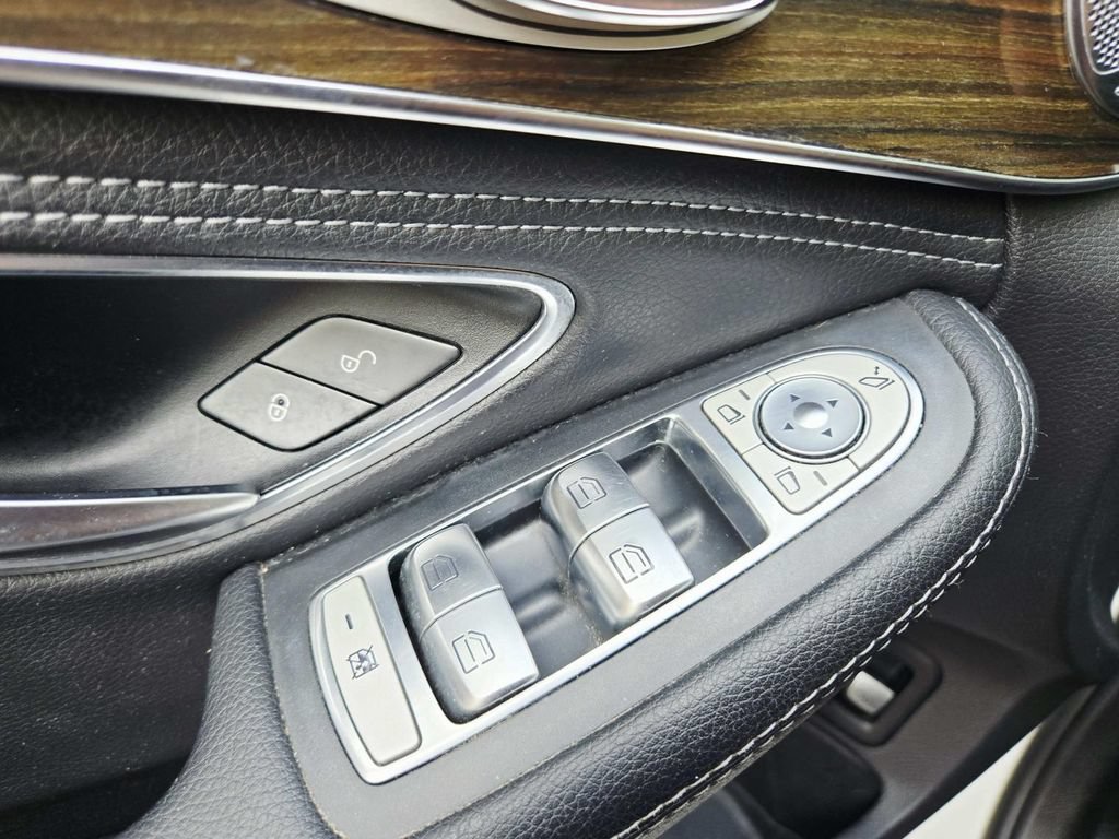 Used 2016 Mercedes-Benz C 300 4MATIC Sedan image 33