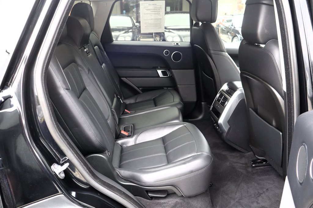 Used 2018 Land Rover Range Rover Sport SE AWD/4WD image 26