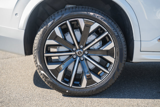 New 2027 Volvo XC90 B6 Plus AWD/4WD image 17