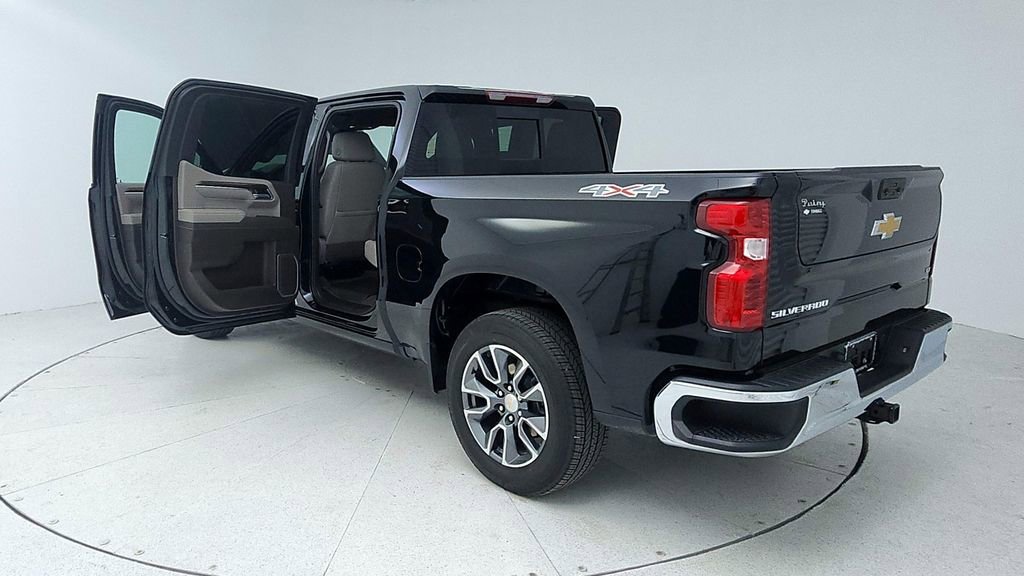 Certified 2023 Chevrolet Silverado 1500 LT w/ Leather Package image 11