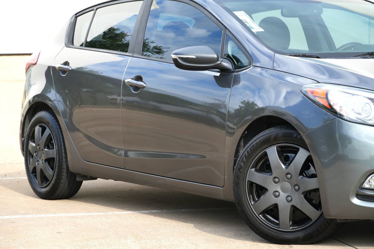 Used 2016 Kia Forte LX FWD image 19