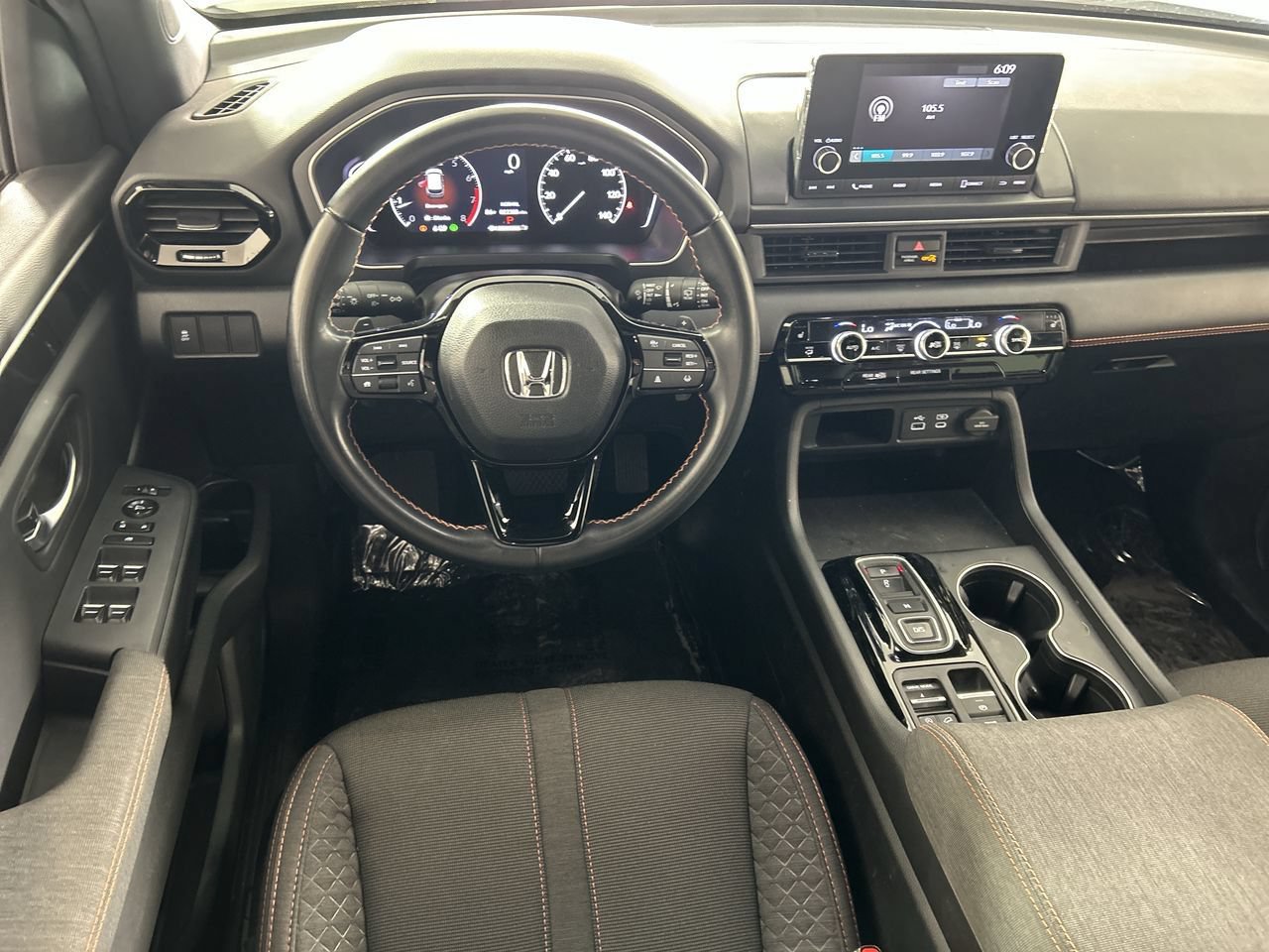 Used 2025 Honda Pilot Sport image 21