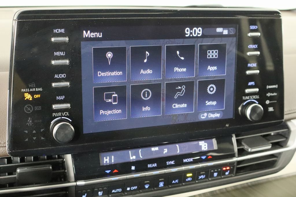 Used 2024 Toyota Sienna Platinum image 34