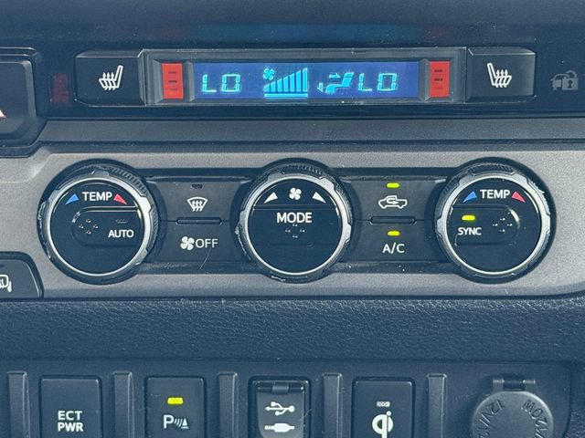 Used 2016 Toyota Tacoma TRD Sport AWD/4WD image 23