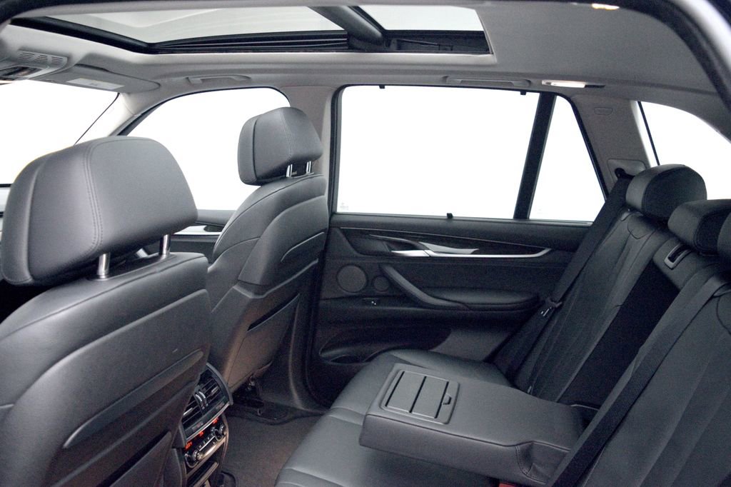 Used 2014 BMW X5 xDrive35d image 12