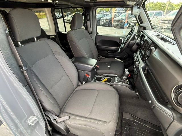 Used 2021 Jeep Wrangler Unlimited Sport AWD/4WD image 3