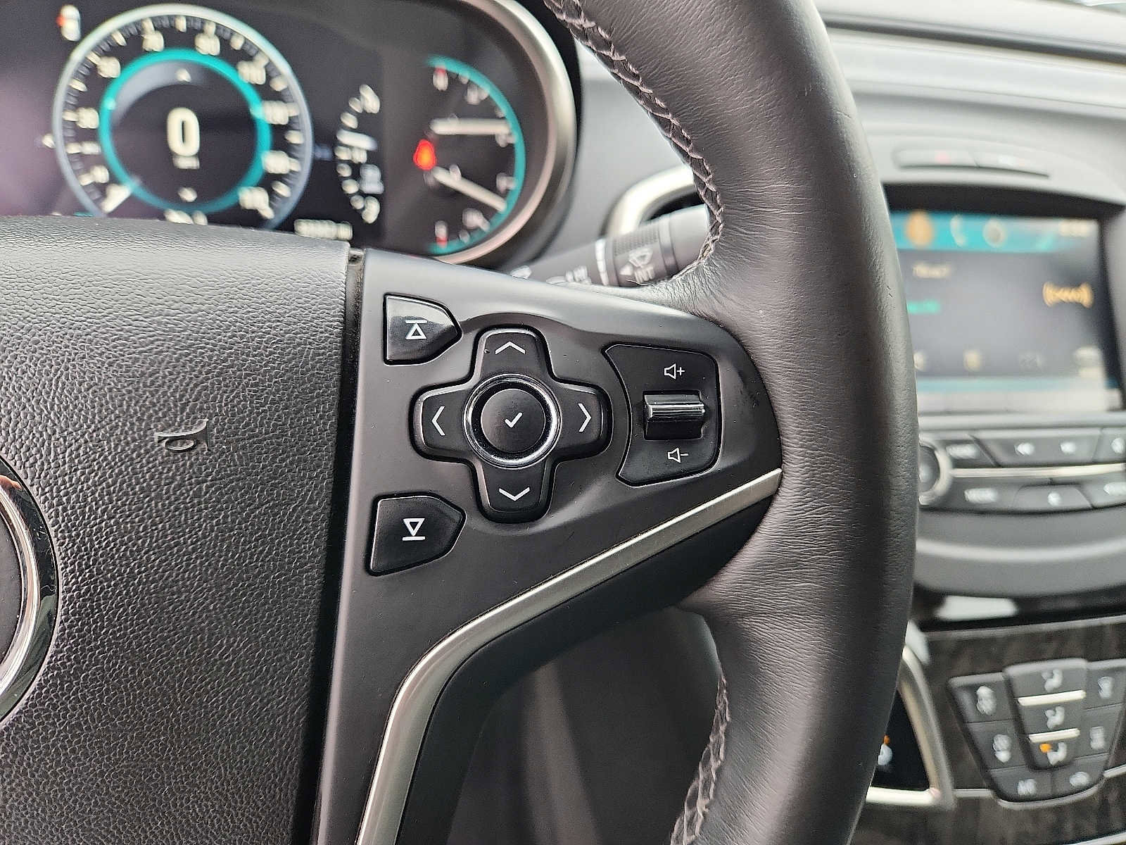 Used 2015 Buick LaCrosse Leather image 21