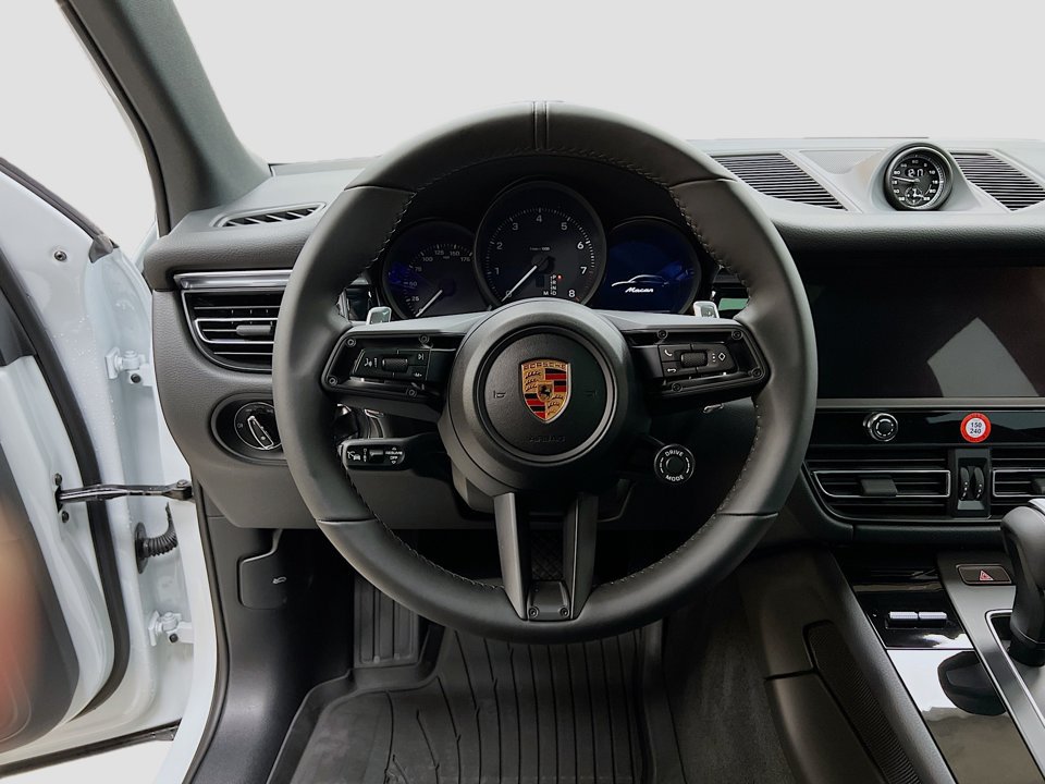 New 2026 Porsche Macan AWD/4WD image 12