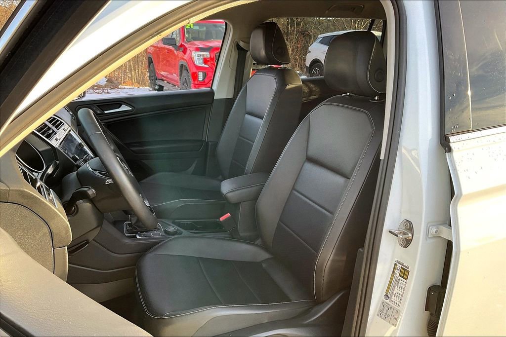 Used 2021 Volkswagen Tiguan SE image 9