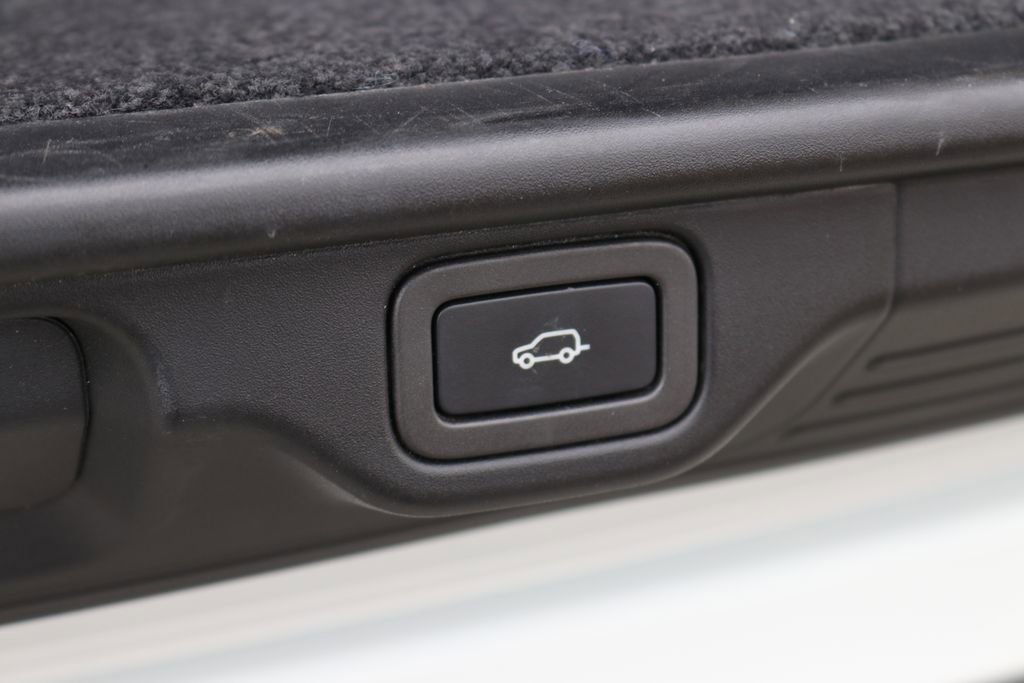 Used 2021 Land Rover Range Rover P525 Westminster Edition LWB image 28