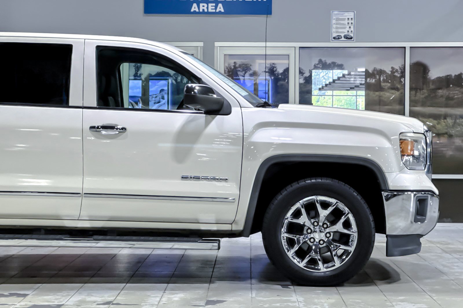 Used 2014 GMC Sierra 1500 SLT w/ SLT Crew Cab Value Package RWD image 33