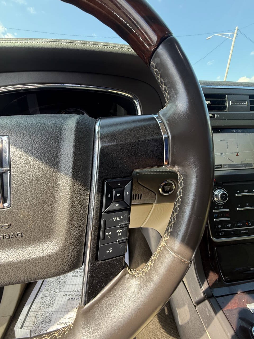 Used 2016 Lincoln Navigator Reserve AWD/4WD image 15